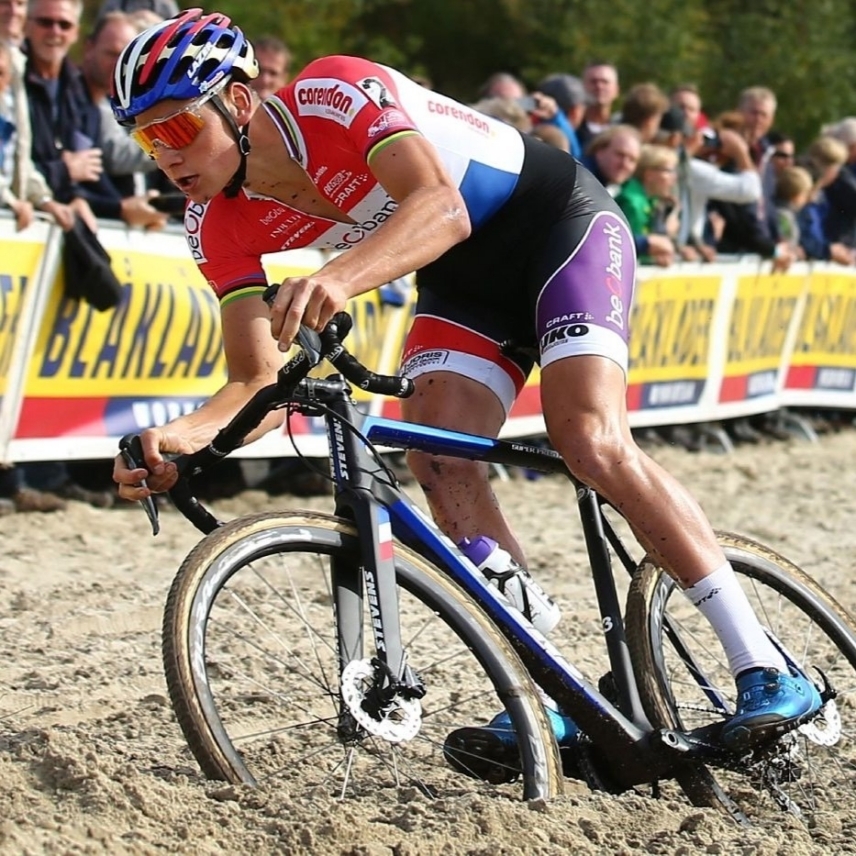 Mathieu-van-der-Poel-Gieten-Bild-Cor-Vos-02709cf1-6