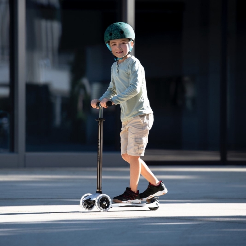 large-Maxi-Micro-Deluxe-Flux-LED-Neochrome-Black-5