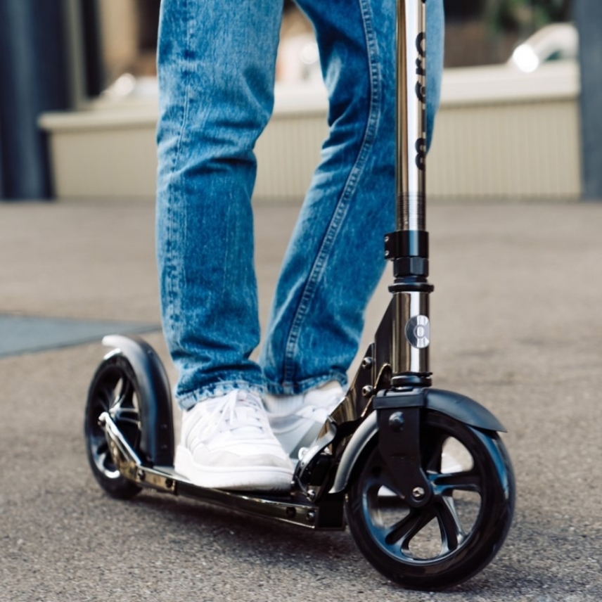 large-Micro-Classic-Neochrome-Black-6