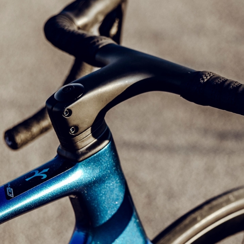 wilier-0-carbon-handlebar-velohunt