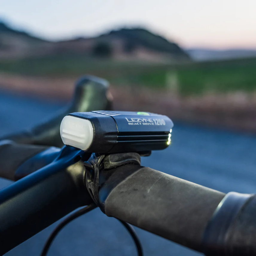 1-LED-43F-V117-REACT-DRIVE-Front-Matteblack-velohunt-6